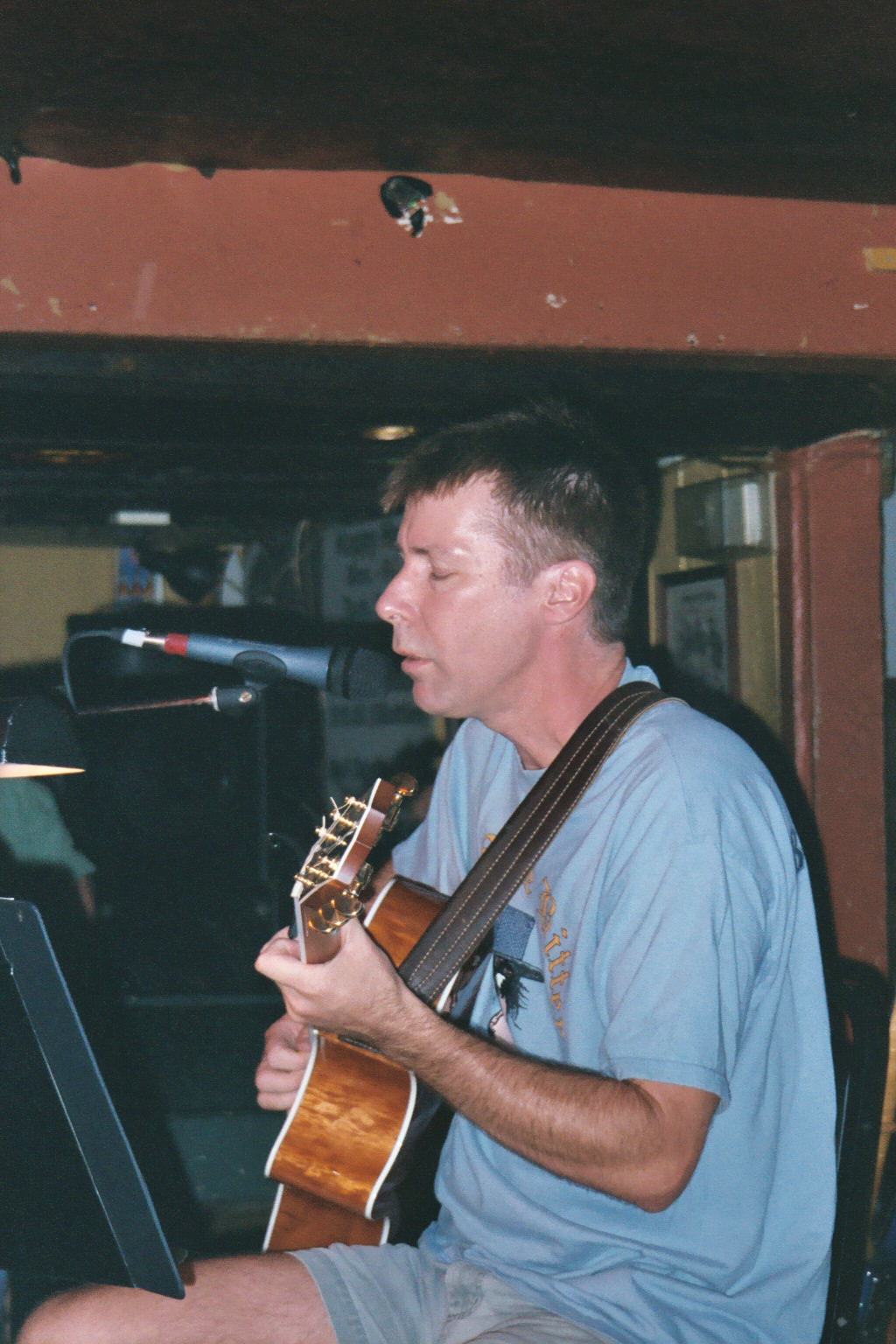 Mr. Vague live at John and Peters, New Hope, PA, circa 2003